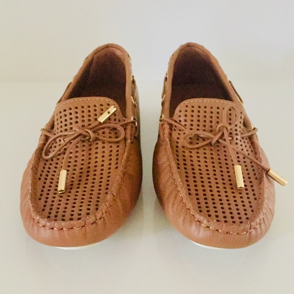 Tory Burch Leather Flats Drive Mocs - Picture 2 of 6